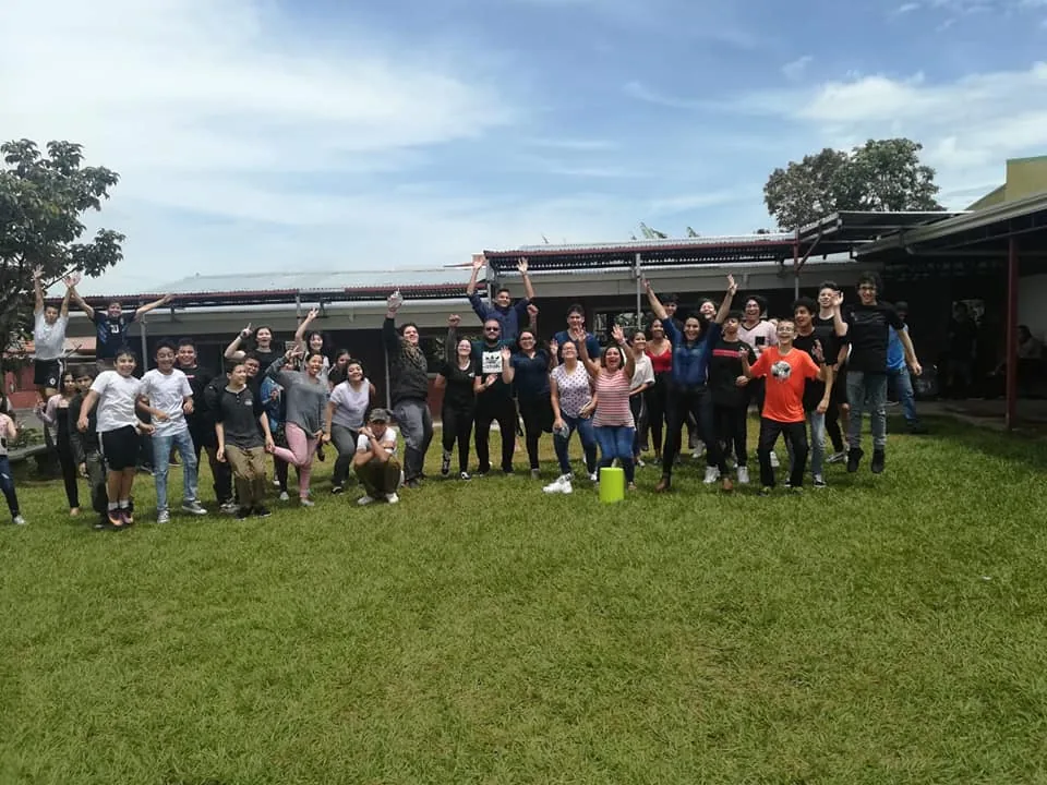 Estudiantes divirtiéndose